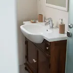 ألتيا شقة ثيرا